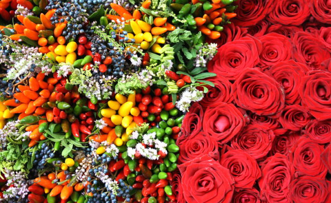 roses and chillies By Carsten Sprotte/Flickr