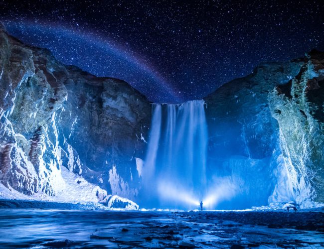 Rejyavik, Skógafoss waterfall By Jonatan Pie / Unsplash