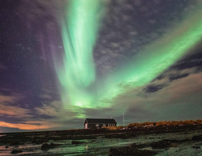 Reykjavik, Northern lights, grotta By Neil Mark Thomas/ Unsplash