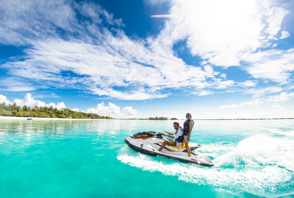 jet skiing in maldives