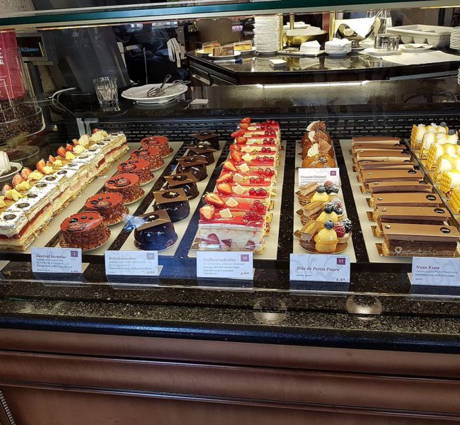 Cakes_at_cafe_central_Vienna Cakes_at_cafe_central_Vienna